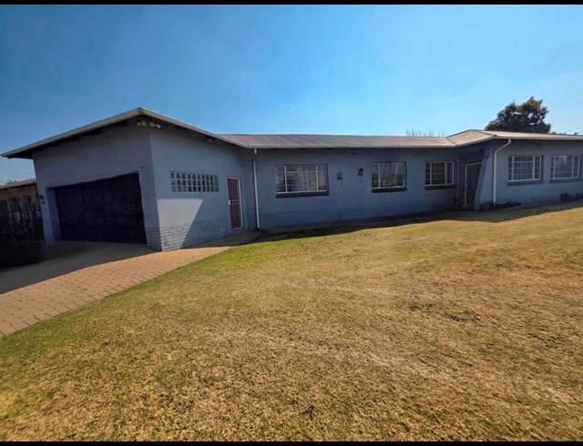 3 BEDROOM HOUSE FOR SALE IN HAZELPARK